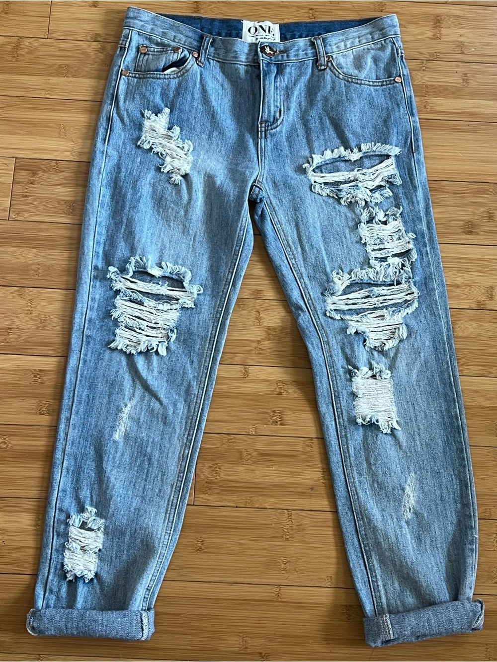 One Teaspoon Distressed Straight Leg Awesome Baggies Jeans. Size 28